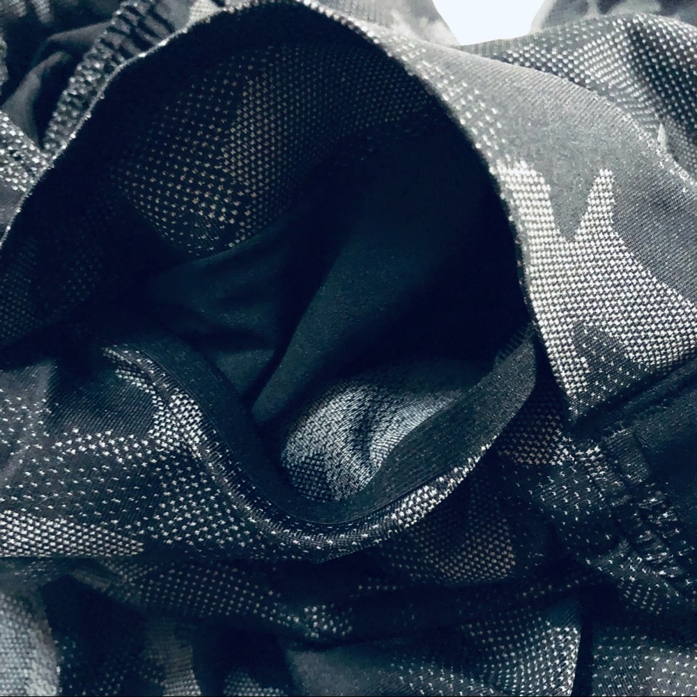 Lululemon Surge Short Liner Variegated Mesh Camo Black 6” Run Men’s Shorts - Picture 11 of 12